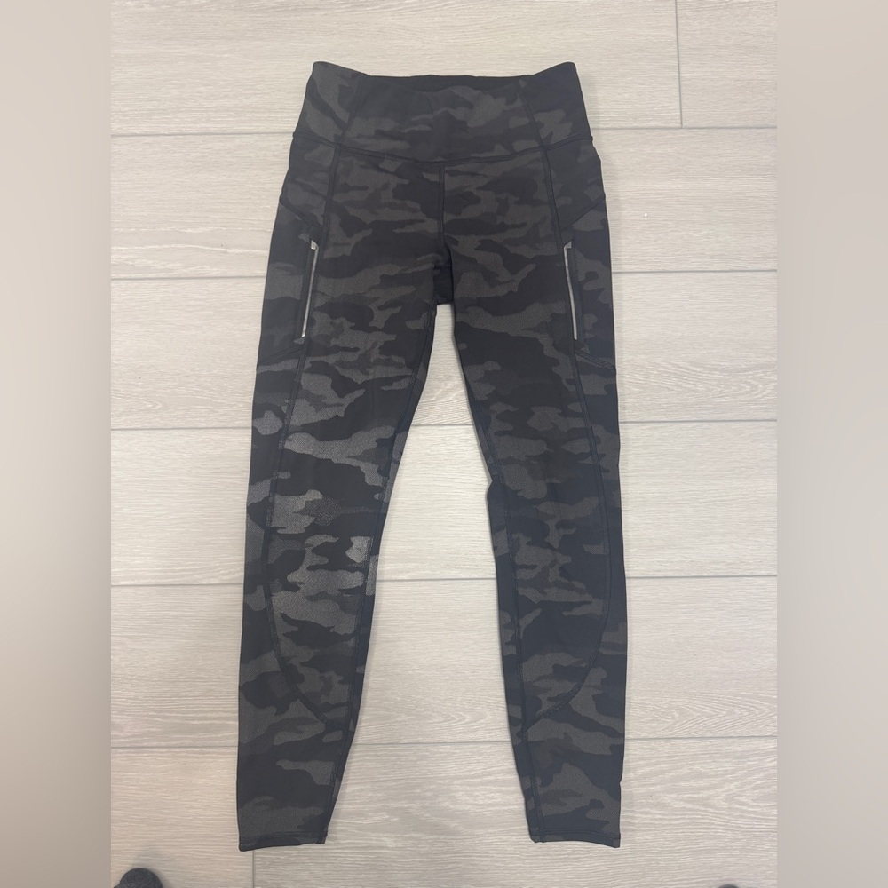 Athleta Rainier Camo Black Reflective Tights Size S